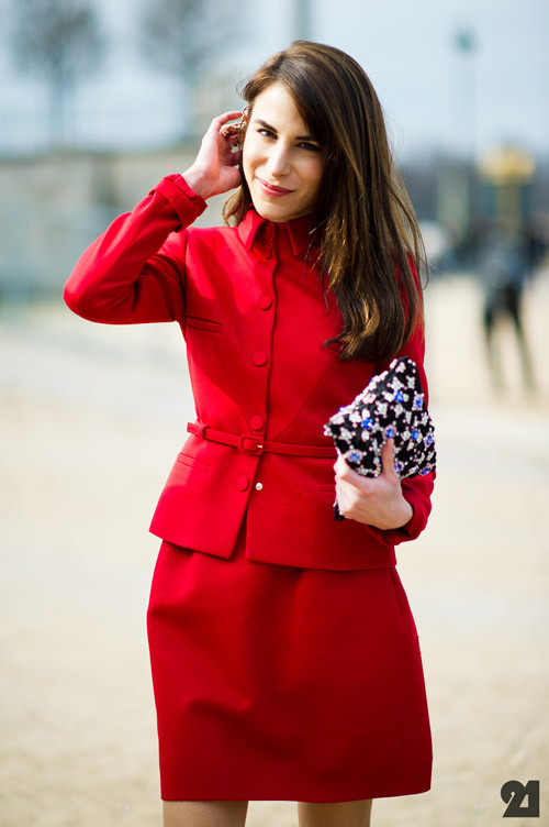 Street style đỏ-trắng không thể thiếu trong dịp lễ Giáng sinh ảnh 1