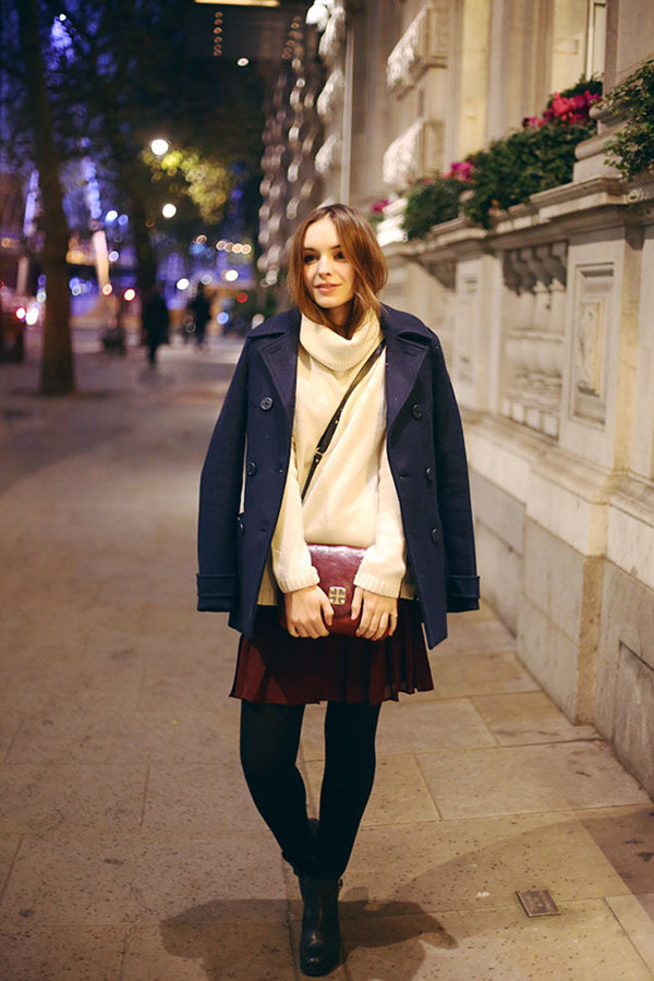 Bốn kiểu áo khoác sành điệu cho nàng diện trong mùa Giáng sinh ảnh 1