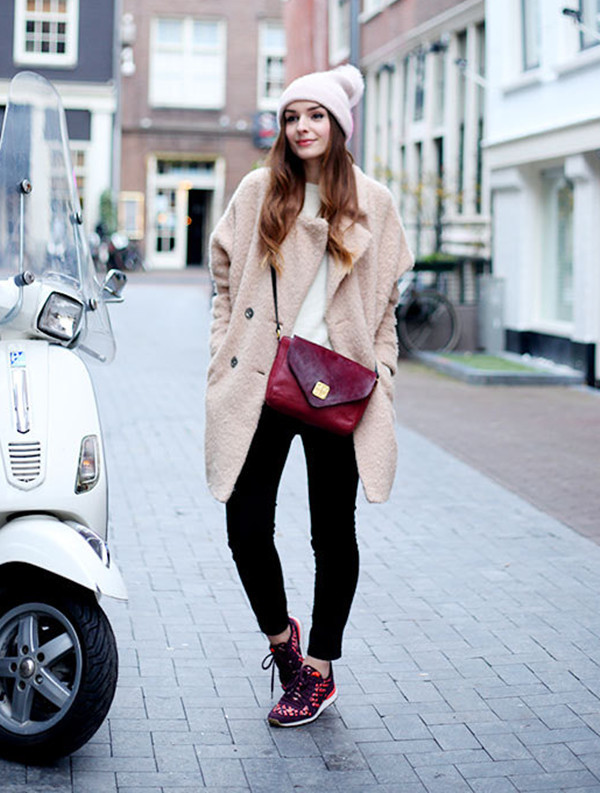 Bốn kiểu áo khoác sành điệu cho nàng diện trong mùa Giáng sinh ảnh 2