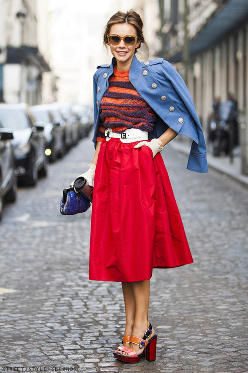 Street style đỏ-trắng không thể thiếu trong dịp lễ Giáng sinh ảnh 8