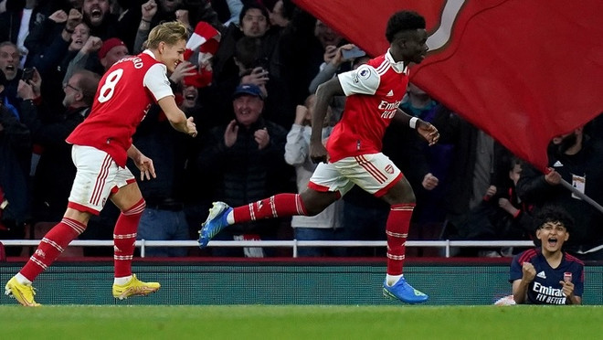 Cristiano Ronaldo ghi bàn giúp Manchester United áp sát top 4 ảnh 2