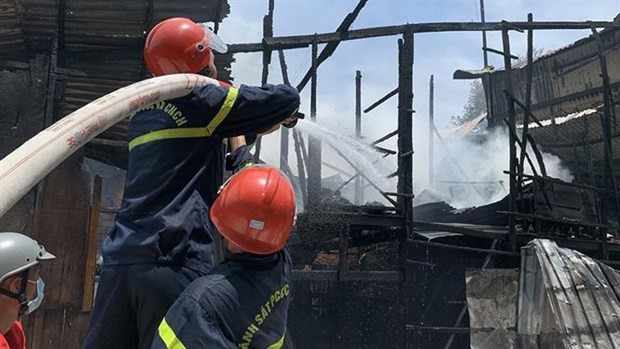 Bắc Ninh: Kịp thời dập tắt vụ cháy tại công ty giấy ở Tiên Du ảnh 1