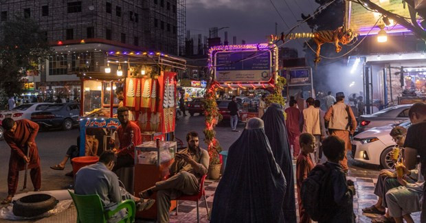 Kinh tế Afghanistan sẽ về đâu khi bị chặn tiếp cận tài chính quốc tế ảnh 3