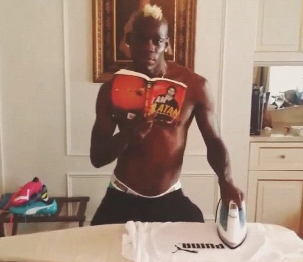 Tiền đạo Mario Balotelli lại khiến cộng đồng mạng "phát sốt" ảnh 1
