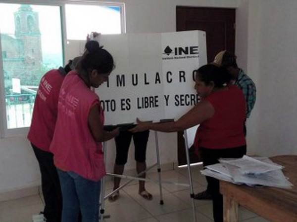 Một nhóm đối tượng tấn công và cướp phiếu bầu cử tại Mexico ảnh 1