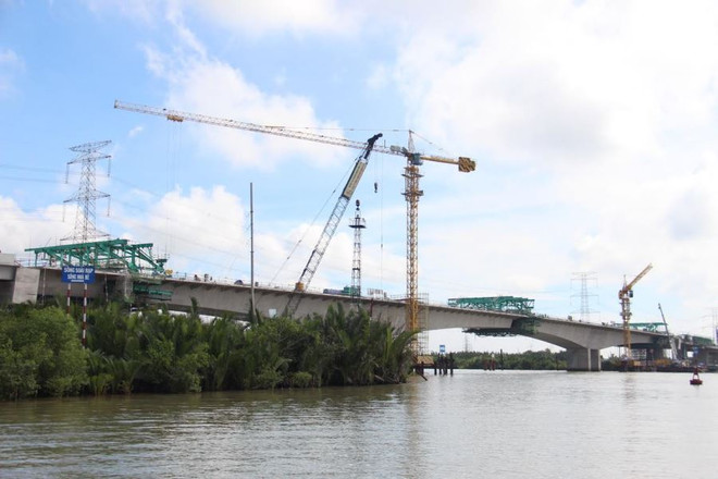 Cầu sông Chà thuộc dự án xây dựng đường cao tốc Bến Lức-Long Thành đã chính thức hợp long. (Ảnh: VEC cung cấp) Hợp long cầu sông Chà dự án đường cao tốc Bến Lức-Long Thành ảnh 1