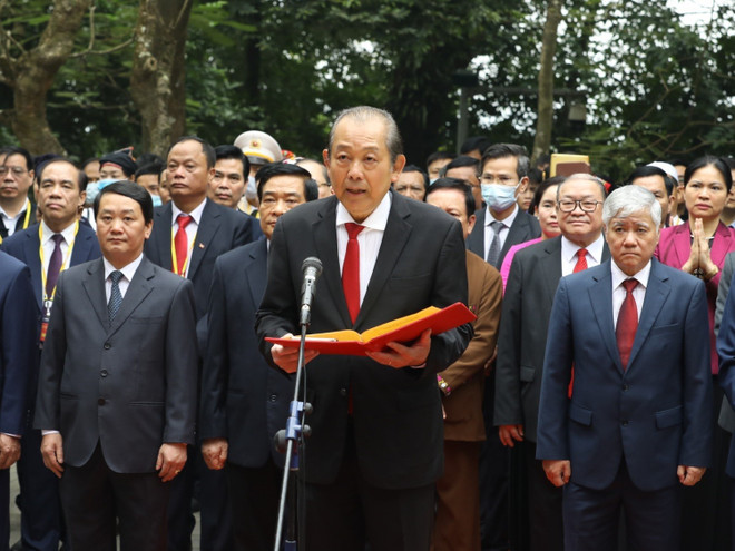 Đại biểu dự Đại hội các dân tộc thiểu số viếng Chủ tịch Hồ Chí Minh ảnh 2