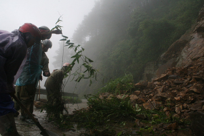 Phó Thủ tướng kiểm tra công tác phòng chống lũ lụt ở Lạng Sơn ảnh 1