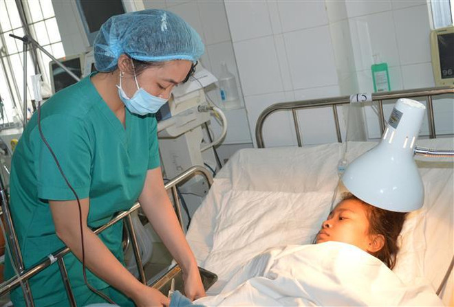 Cứu sống bệnh nhân Campuchia bị xuất huyết đa cơ quan ảnh 1