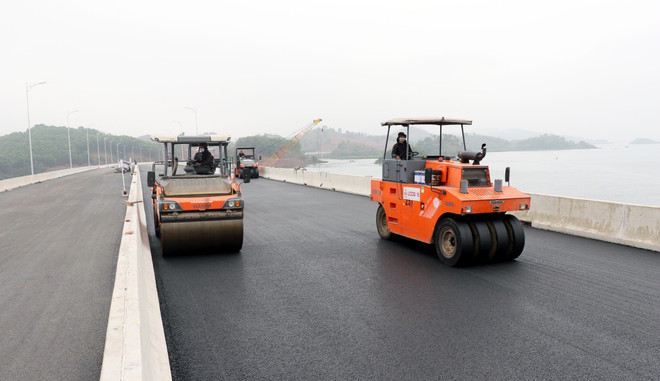 Quảng Ninh dự kiến sử dụng tạm thời cao tốc Vân Đồn-Móng Cái từ 1/8 ảnh 1