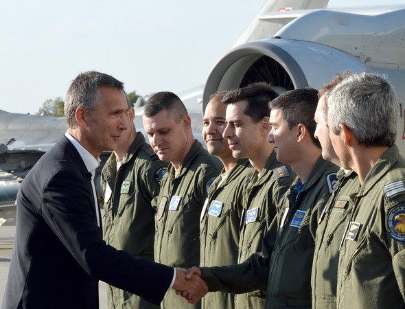 Ba Lan muốn sự hiện diện của binh sỹ Mỹ, NATO tại nước này ảnh 1