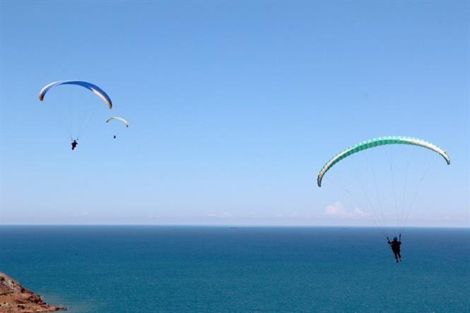 Bình Thuận: Kinh tế phục hồi trên 3 trụ cột, du lịch phát triển mạnh ảnh 1