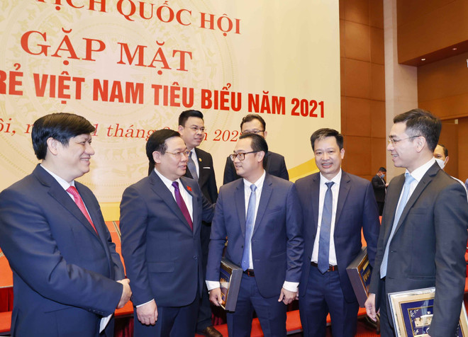 Thầy thuốc trẻ - lực lượng xung kích chăm sóc sức khỏe nhân dân ảnh 4