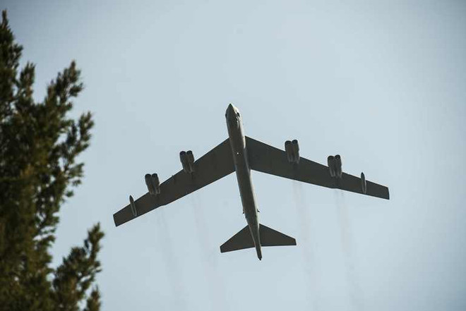 Máy bay ném bom B-52. (Nguồn: AFP/TTXVN) Mỹ nhấn mạnh cam kết với Tổ chức Hiệp ước Bắc Đại Tây Dương ảnh 1