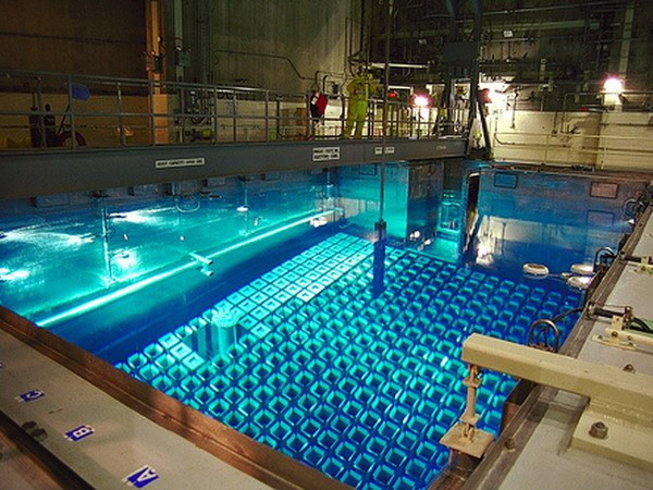 Nga đang xem xét việc mua 40 tấn nước nặng của Iran ảnh 1