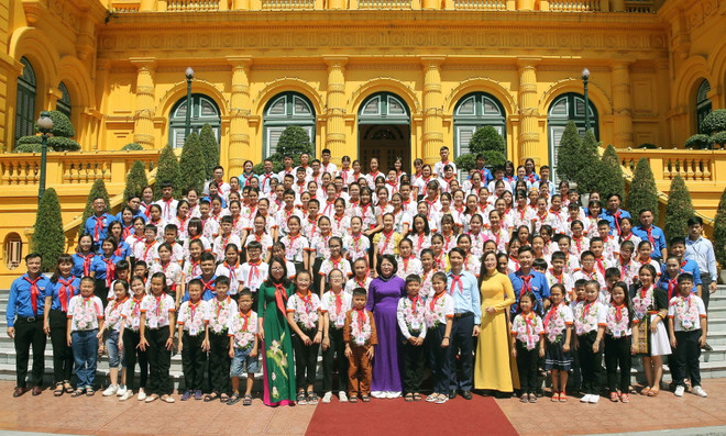 Phó Chủ tịch nước gặp mặt Đoàn đại biểu Cháu ngoan Bác Hồ tỉnh Nghệ An ảnh 2