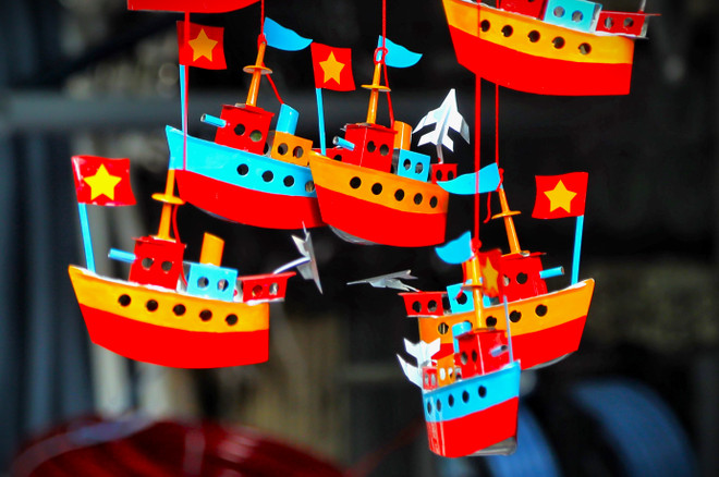 Đồ chơi Trung Thu hoài niệm xưa lên ngôi trong ‘mùa trăng’ năm nay ảnh 1