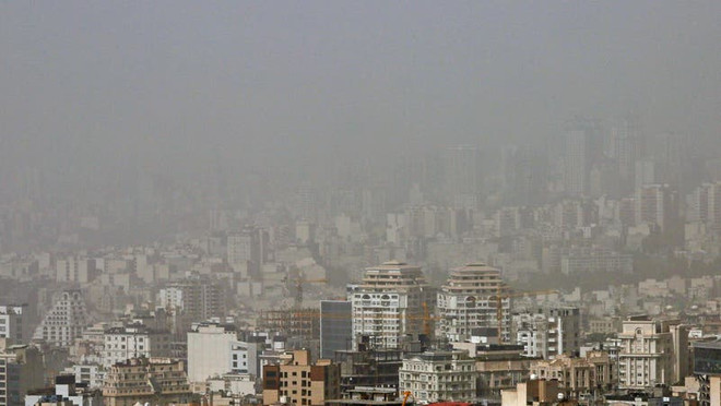 Iran: Thủ đô Tehran bị ảnh hưởng bởi bão cát nghiêm trọng ảnh 1