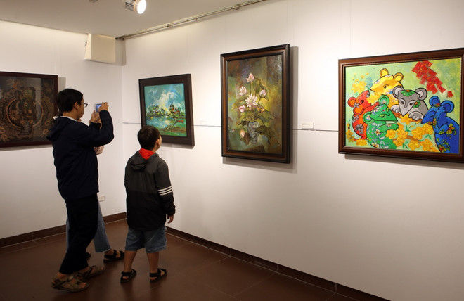 Giới thiệu 100 bức tranh đa màu sắc về hình tượng con giáp 'Tý' ảnh 1