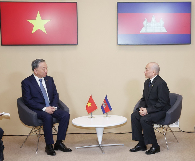 ttxvn tong_bi_thu_chu_tich_nuoc_to_lam_tiep_xuc_song_phuong_voi_quoc_vuong_campuchia_norodom_sihamoni_resize.jpg