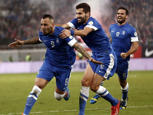 Ronaldo giúp BĐN hạ Thụy Điển, Pháp có nguy cơ bị loại ảnh 3