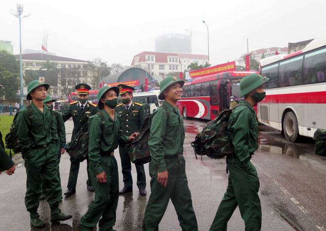 Hàng nghìn thanh niên ở Quân khu 1 đã lên đường nhập ngũ ảnh 1