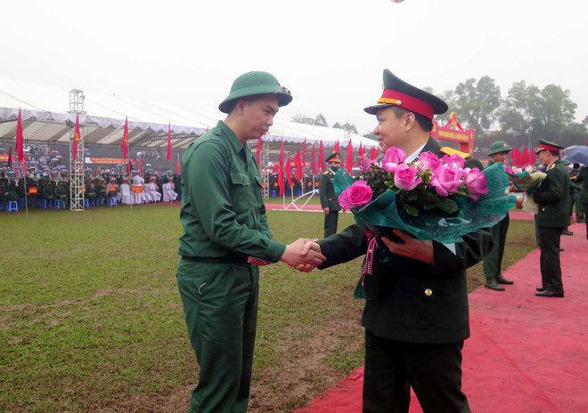 Hàng nghìn thanh niên ở Quân khu 1 đã lên đường nhập ngũ ảnh 2