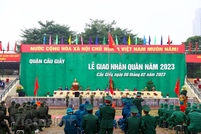 Thanh niên Thủ đô Hà Nội nô nức, hồ hởi lên đường nhập ngũ ảnh 2