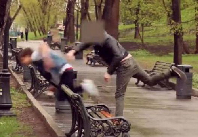 Thiếu gia bệnh hoạn bị đánh vì "thú chơi" làm nhục người khác ảnh 1