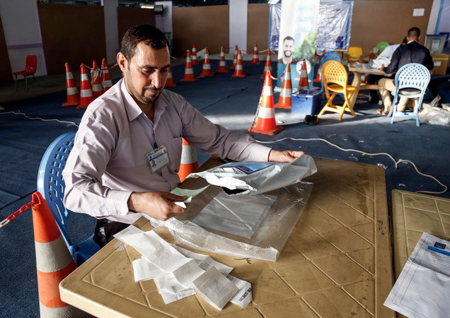 Iraq bắt đầu tiến hành kiểm lại phiếu bầu cử quốc hội bằng tay ảnh 1