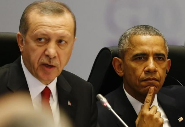 Tổng thống Mỹ Barack Obama (phải) và người đồng cấp Thổ Nhĩ Kỳ Tayyip Erdogan. (Nguồn: Reuters) Mỹ và Thổ Nhĩ Kỳ nhất trí tăng cường hợp tác chống khủng bố ảnh 1
