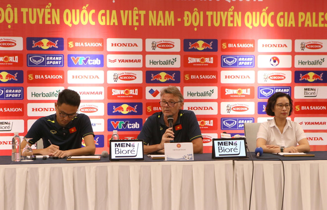 HLV Troussier nói gì trước trận Tuyển Việt Nam đối đầu Palestine? ảnh 1