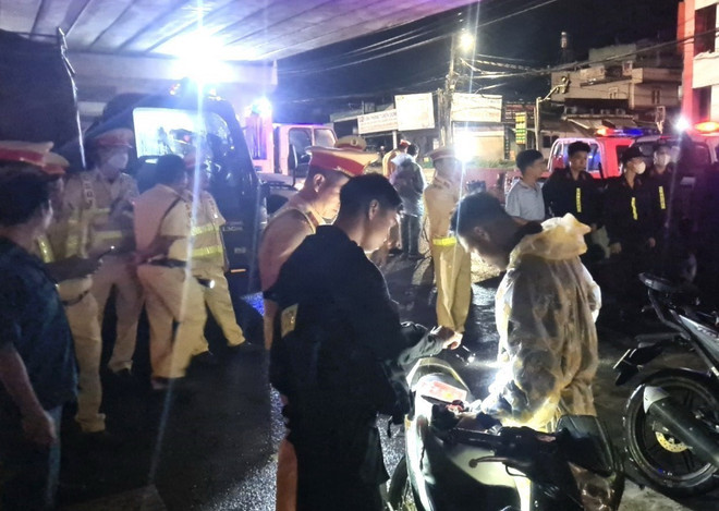 Xử lý hàng chục 'quái xế' chạy quá tốc độ gây mất an ninh trật tự ảnh 1