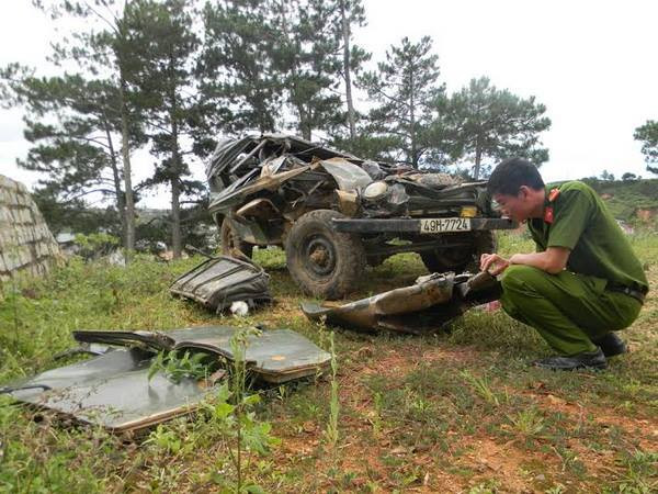 Xe lao xuống vực làm 4 người thiệt mạng, 3 người bị thương ảnh 1