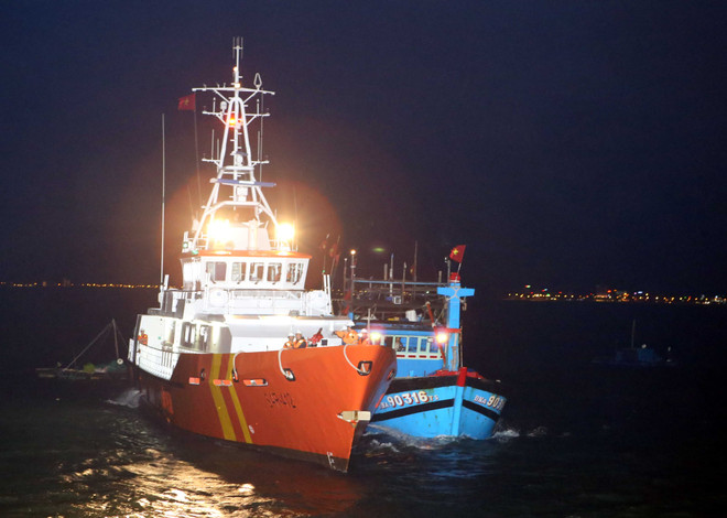 Kịp thời đưa thuyền viên bị đau tim cấp tính về đất liền điều trị ảnh 1