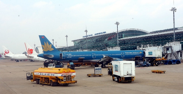 Lệ phí sân bay đồng loạt tăng, cơ hội đi lại của hành khách giảm ảnh 2