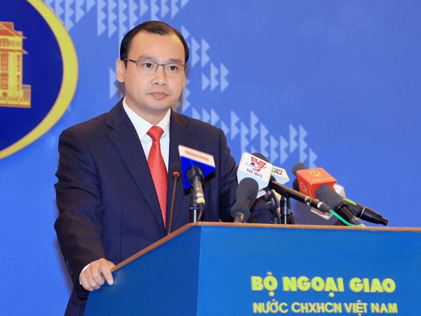 Việt Nam kiên quyết phản đối hành động xây hải đăng của Trung Quốc ảnh 1