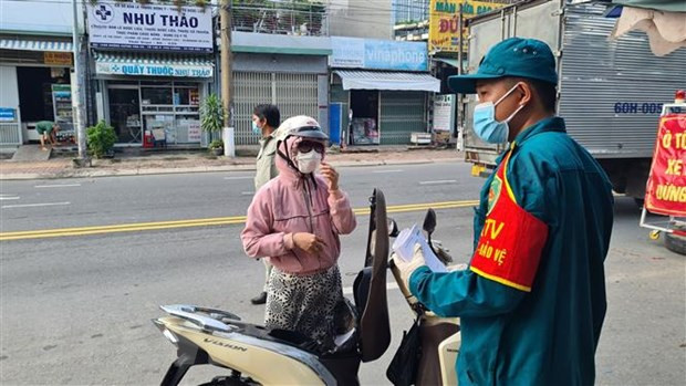 COVID-19: Bình Dương bỏ bắt buộc cách ly người từ nơi khác đến ảnh 1