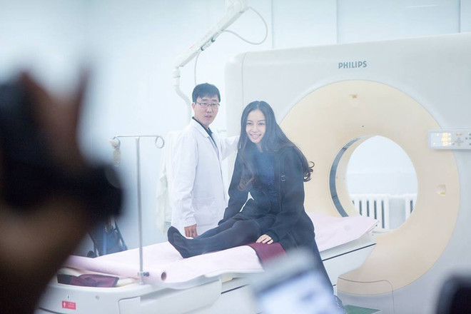 Tranh cãi lại bùng nổ dù Angelababy chứng minh không "dao kéo" ảnh 2