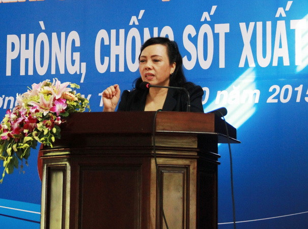 Bộ trưởng Bộ Y tế: Không để bệnh nhi nằm gầm giường​, hành lang ảnh 1