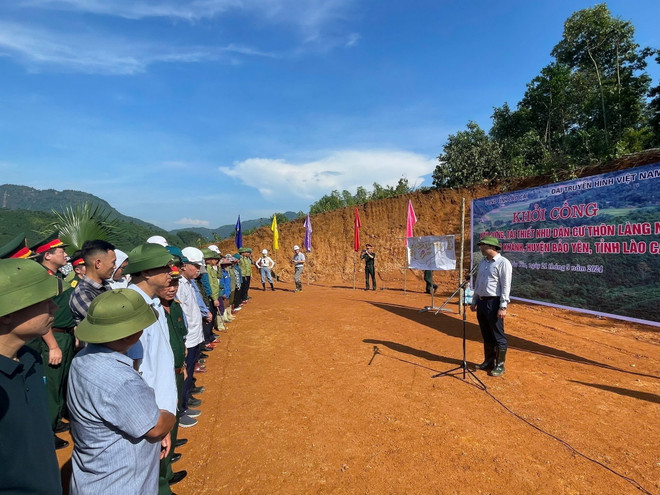 Chủ tịch UBND tỉnh Lào Cai Trịnh Xuân Trường phát biểu tại lễ khởi công. (Ảnh: TTXVN phát) ttxvn_tai dinh cu Lang Nu (2).jpg