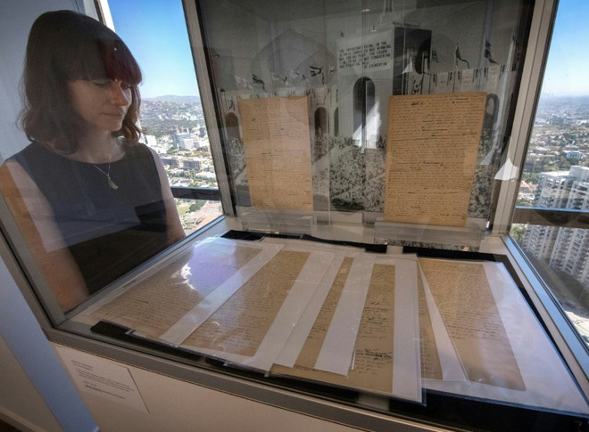 Bản tuyên ngôn đầu tiên của Olympic được bán với giá 8,8 triệu USD ảnh 1