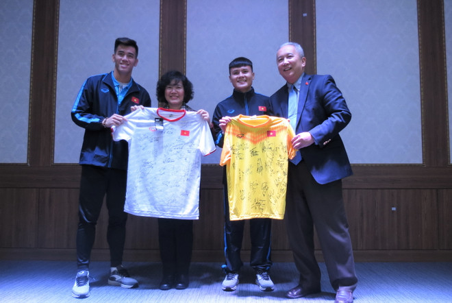 Đại sứ Việt Nam tại Hàn Quốc thăm hỏi động viên đội tuyển U23 ảnh 1