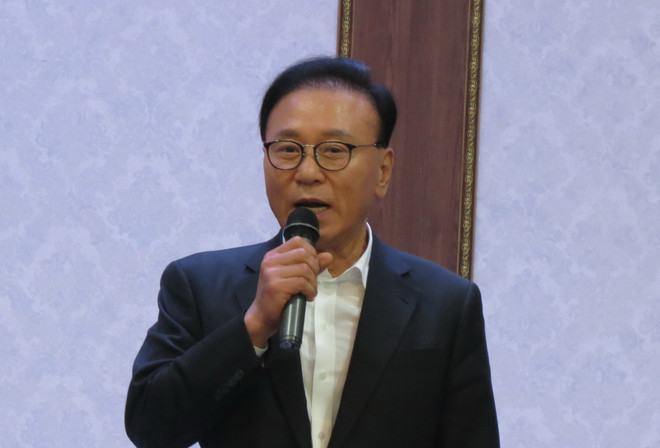 Đại sứ Việt Nam tại Hàn Quốc thăm hỏi động viên đội tuyển U23 ảnh 2