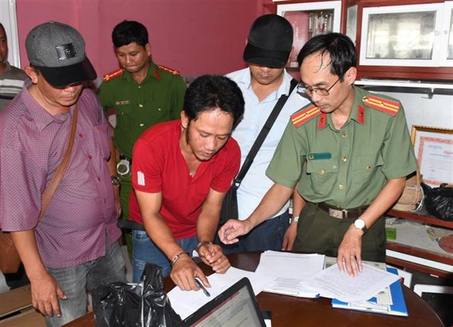 Trà Vinh: Khởi tố, bắt giam 2 đối tượng lợi dụng quyền tự do dân chủ ảnh 1