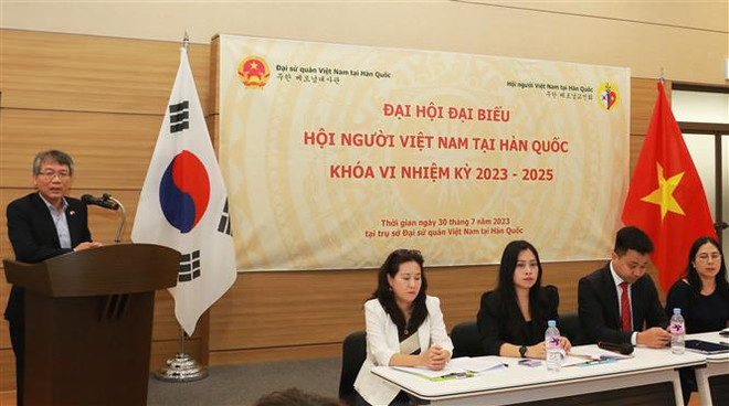 Đại sứ Việt Nam tại Hàn Quốc Nguyễn Vũ Tùng phát biểu tại Đại hội. (Ảnh: Đức Thắng/TTXVN) Hội người Việt tại Hàn Quốc ngày càng đẩy mạnh chất lượng hoạt động ảnh 1
