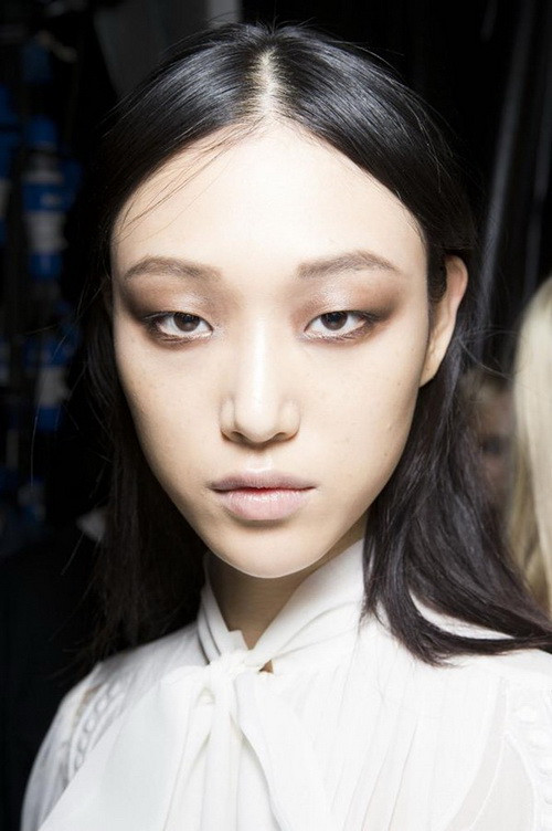 Những màu son đẹp mê hồn tại Tuần lễ Thời trang Milan ảnh 5