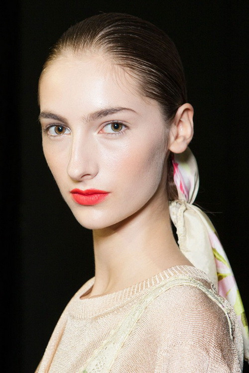 Những màu son đẹp mê hồn tại Tuần lễ Thời trang Milan ảnh 14