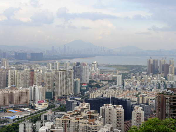 IMF: Trung Quốc nên đặt mục tiêu tăng trưởng kinh tế từ 6,5-7%. ảnh 1