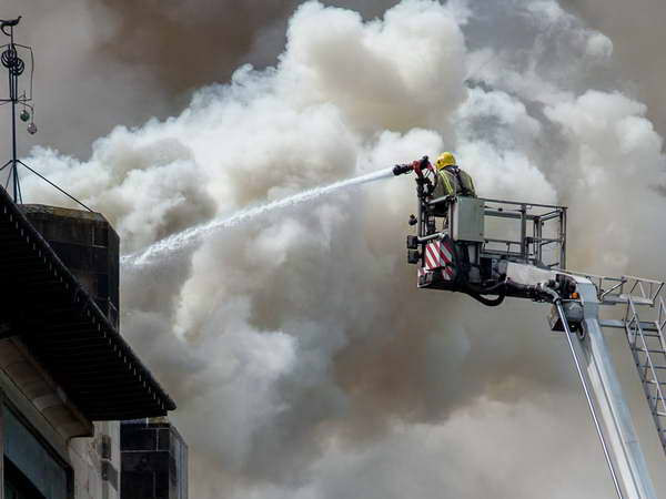 Bình Dương: Hỏa hoạn thiêu rụi tiệm cắt tóc, 2 người thương vong ảnh 1